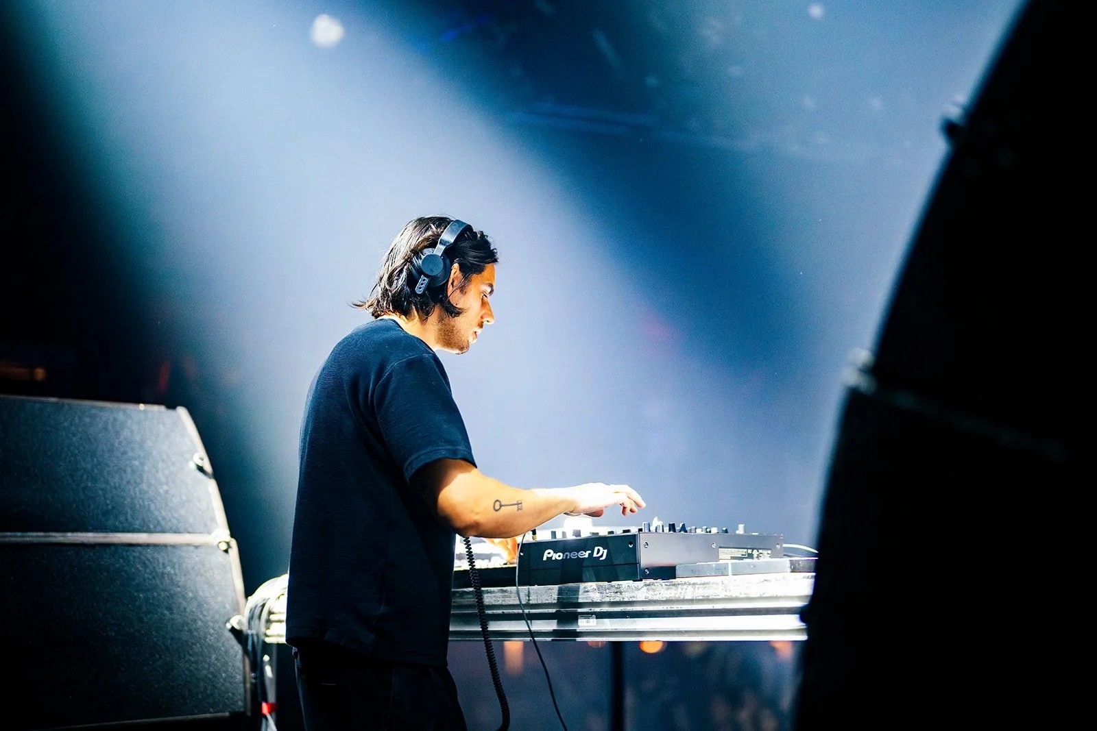 Apashe performing live