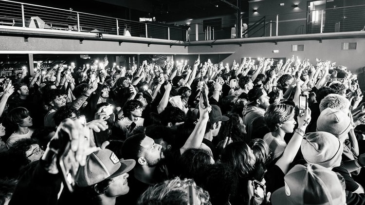 BLP Kosher crowd moment